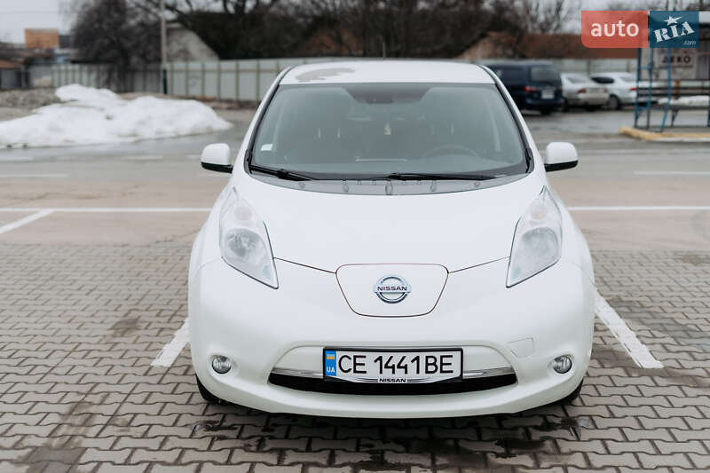 Хэтчбек Nissan Leaf 2015 в Черновцах