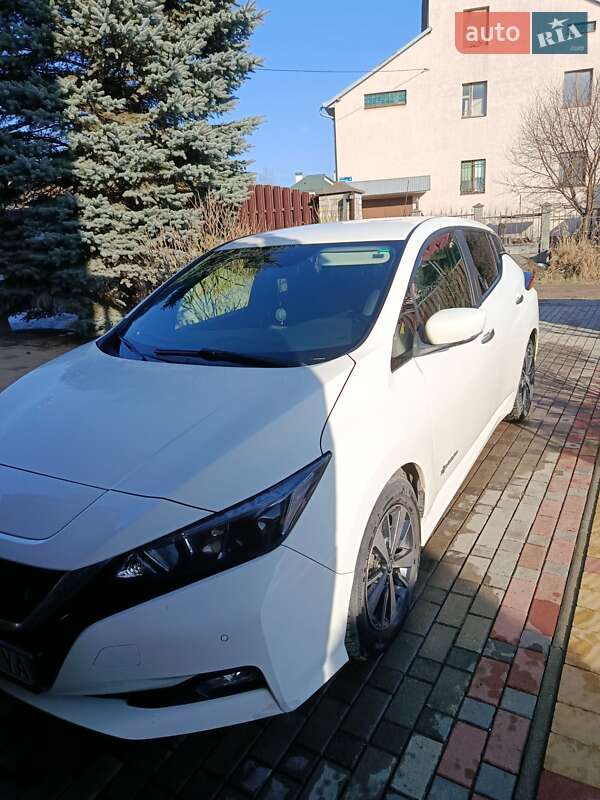 Хэтчбек Nissan Leaf 2018 в Львове