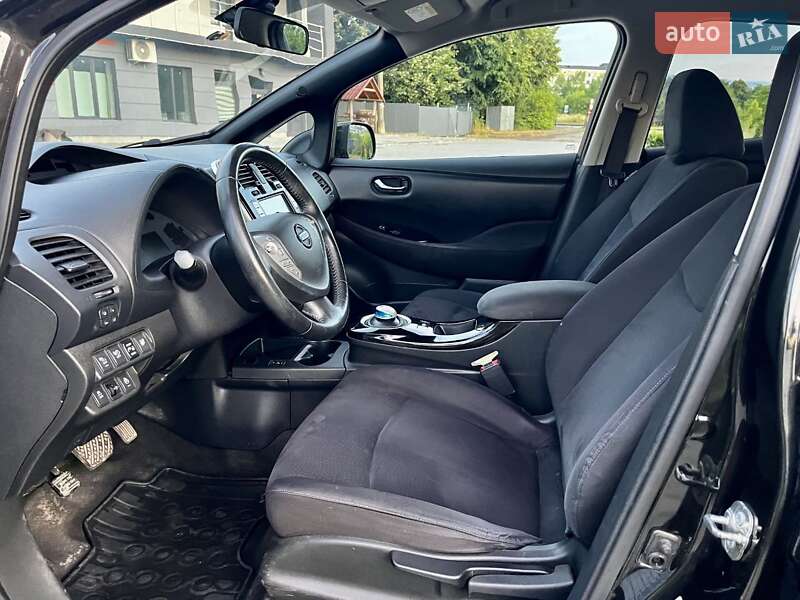 Хэтчбек Nissan Leaf 2015 в Ивано-Франковске