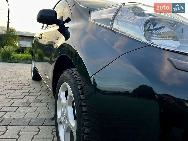 Хэтчбек Nissan Leaf 2015 в Ивано-Франковске