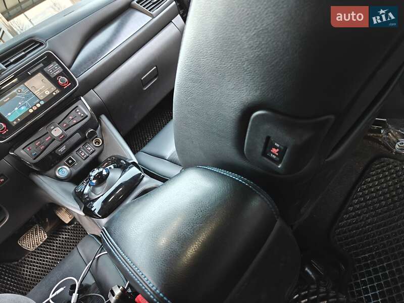 Хетчбек Nissan Leaf 2018 в Мостиській