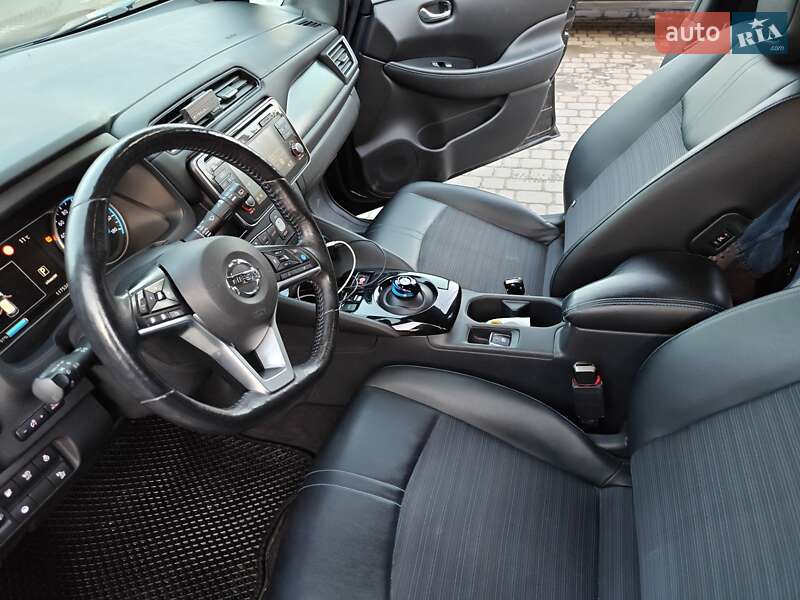 Хетчбек Nissan Leaf 2018 в Мостиській