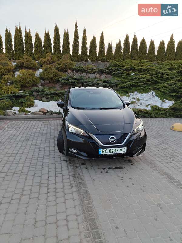 Хетчбек Nissan Leaf 2018 в Мостиській