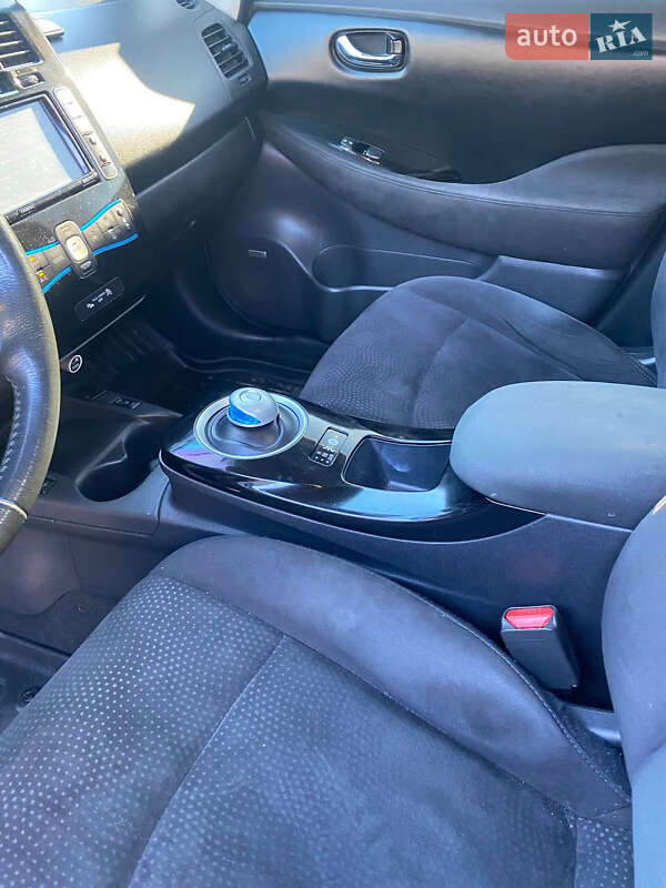 Хэтчбек Nissan Leaf 2014 в Днепре