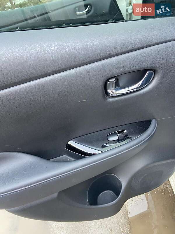 Хэтчбек Nissan Leaf 2016 в Львове фото 23 Хэтчбек Nissan Leaf 2016 в Львове