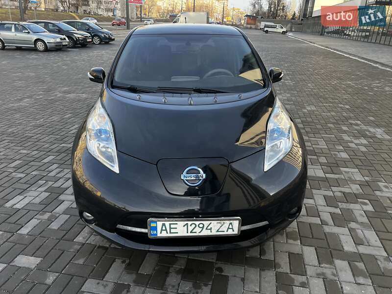 Хэтчбек Nissan Leaf 2011 в Днепре