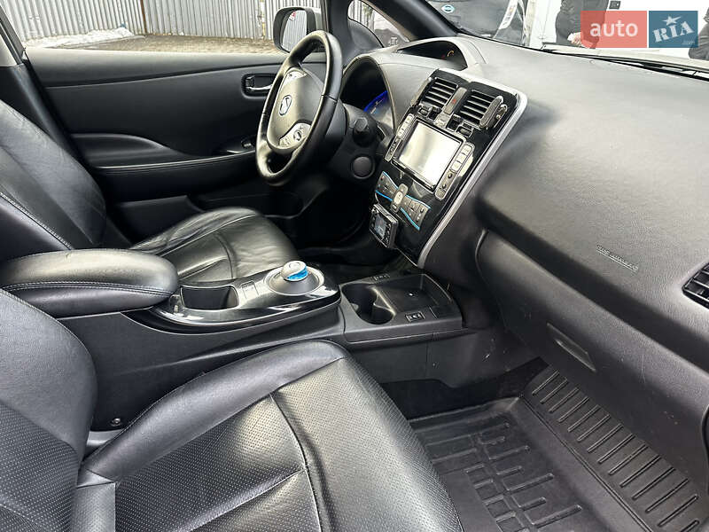 Хэтчбек Nissan Leaf 2013 в Луцке