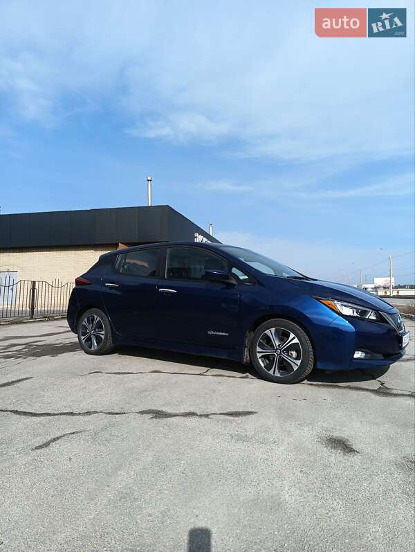 Хэтчбек Nissan Leaf 2018 в Каменском фото Хэтчбек Nissan Leaf 2018 в Каменском