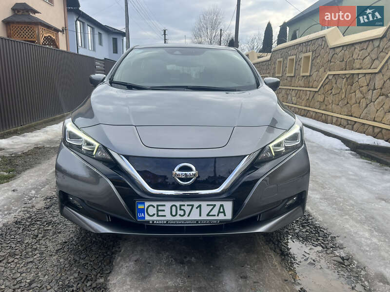 Хетчбек Nissan Leaf 2018 в Чернівцях