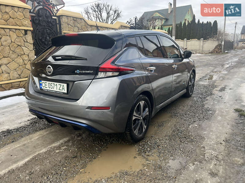 Хетчбек Nissan Leaf 2018 в Чернівцях