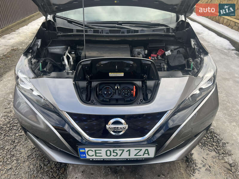 Хетчбек Nissan Leaf 2018 в Чернівцях