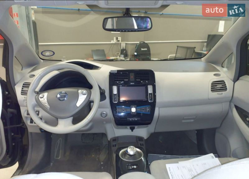 Хэтчбек Nissan Leaf 2012 в Львове