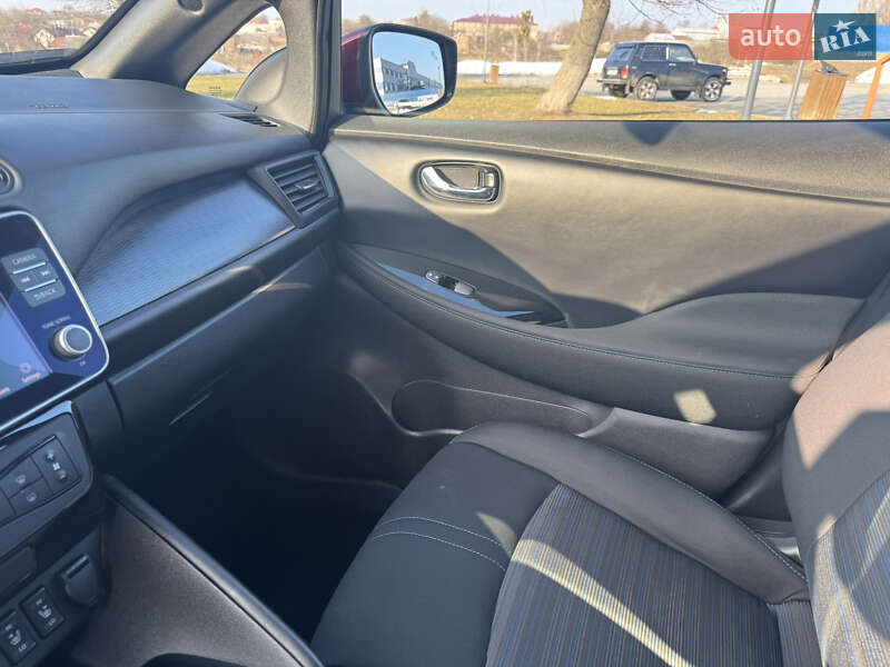 Хетчбек Nissan Leaf 2024 в Шептицькому