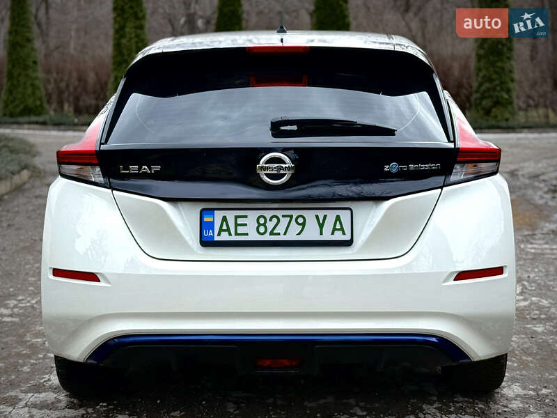 Хэтчбек Nissan Leaf 2021 в Каменском