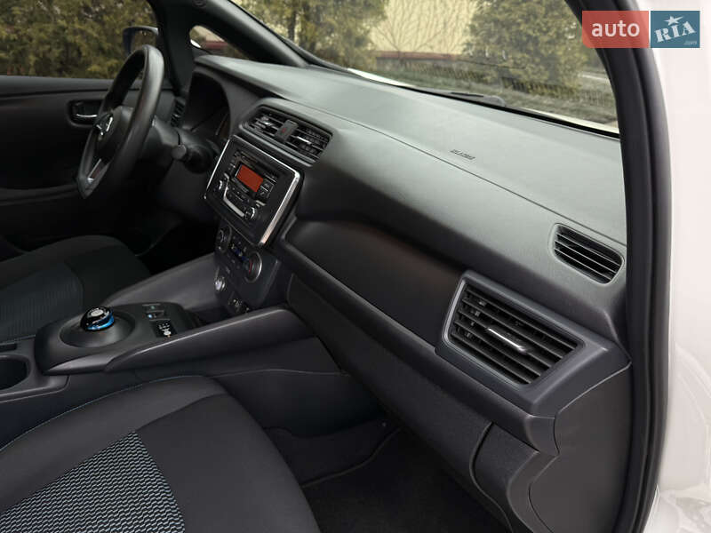 Хэтчбек Nissan Leaf 2021 в Каменском