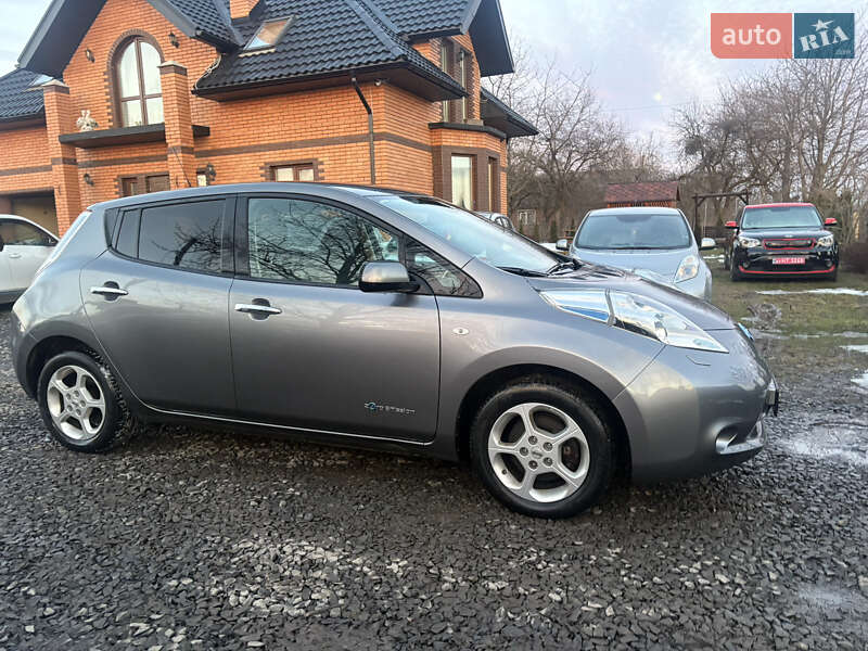 Хетчбек Nissan Leaf 2016 в Луцьку