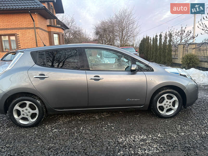 Хетчбек Nissan Leaf 2016 в Луцьку