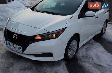 Хетчбек Nissan Leaf 2024 в Києві