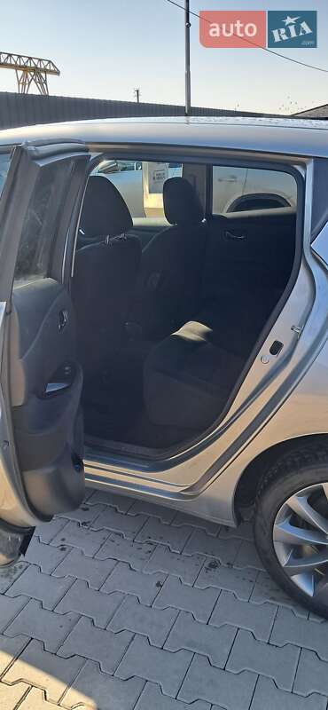 Хетчбек Nissan Leaf 2014 в Млиніві