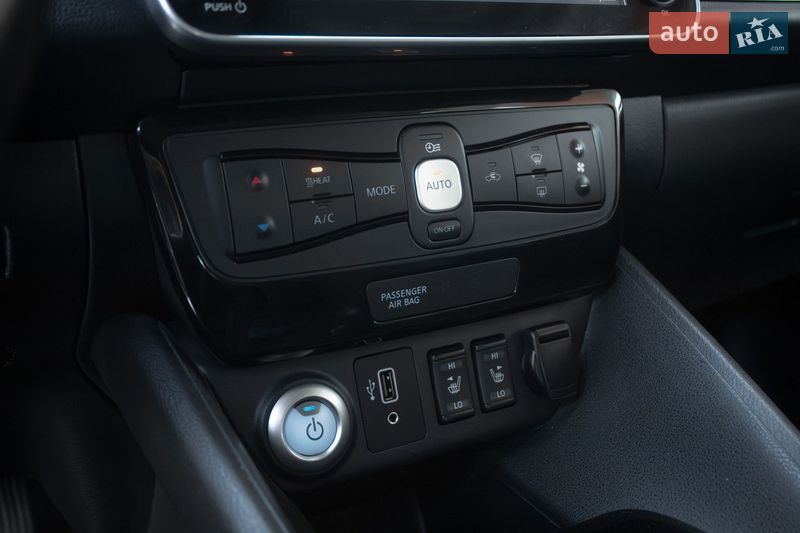 Хетчбек Nissan Leaf 2020 в Києві