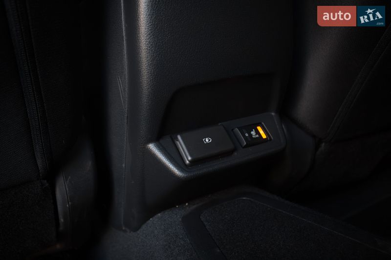 Хетчбек Nissan Leaf 2020 в Києві