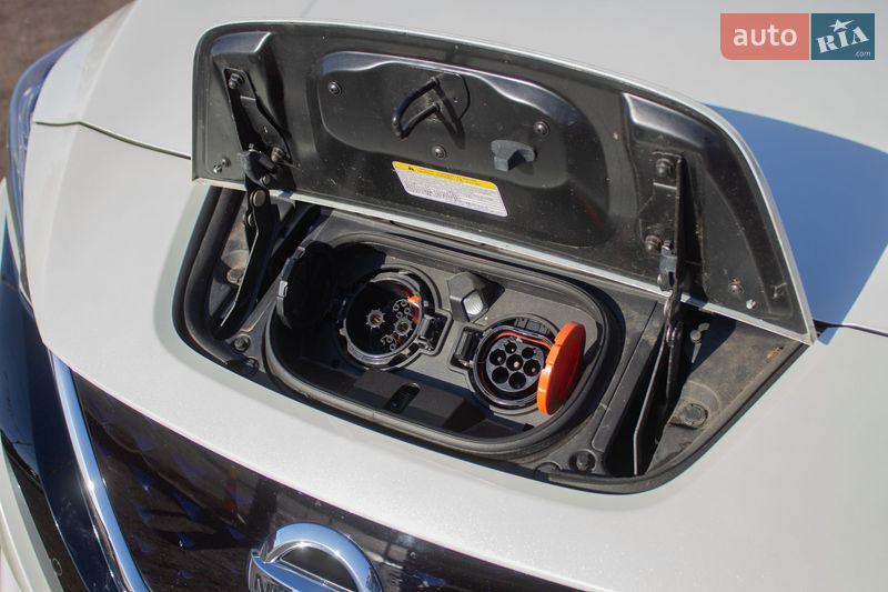 Хетчбек Nissan Leaf 2020 в Києві