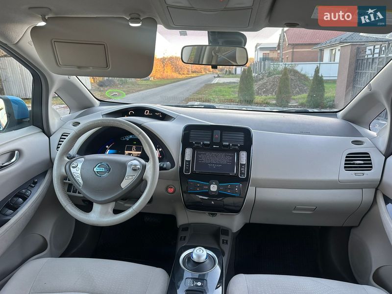 Хэтчбек Nissan Leaf 2011 в Ужгороде