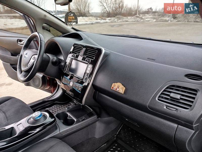 Хетчбек Nissan Leaf 2016 в Житомирі