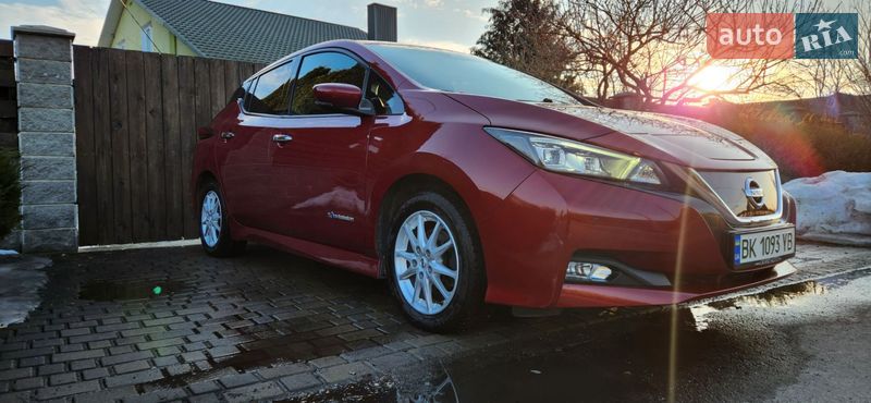 Хэтчбек Nissan Leaf 2018 в Ровно