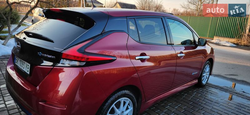 Хэтчбек Nissan Leaf 2018 в Ровно