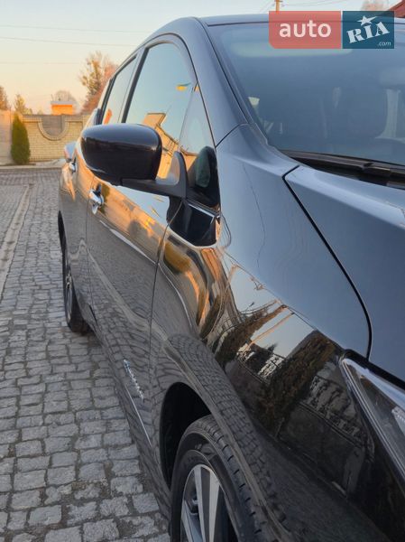 Хетчбек Nissan Leaf 2018 в Золочеві