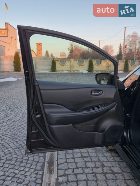 Хетчбек Nissan Leaf 2018 в Золочеві