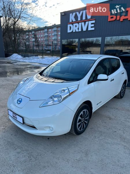 Хэтчбек Nissan Leaf 2016 в Киеве