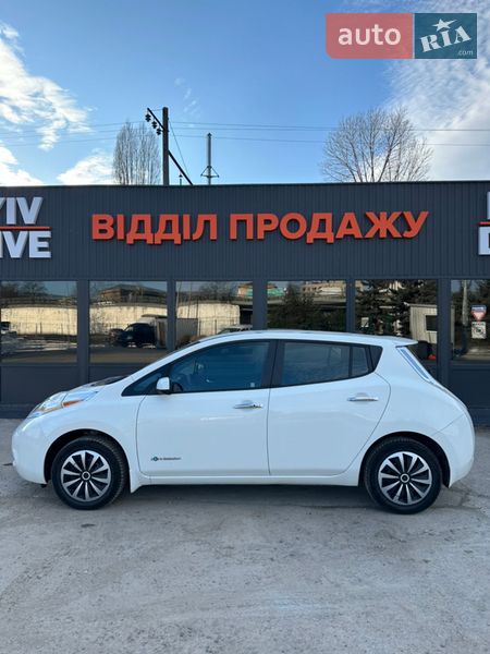 Хэтчбек Nissan Leaf 2016 в Киеве