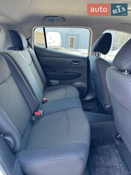 Хэтчбек Nissan Leaf 2016 в Киеве