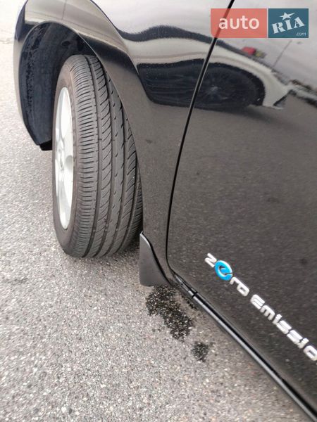 Хэтчбек Nissan Leaf 2016 в Киеве