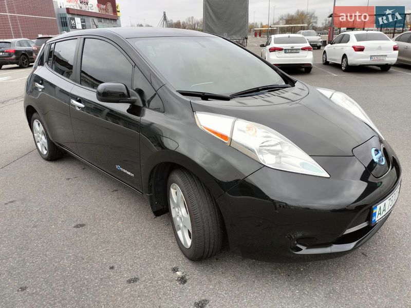 Хэтчбек Nissan Leaf 2016 в Киеве