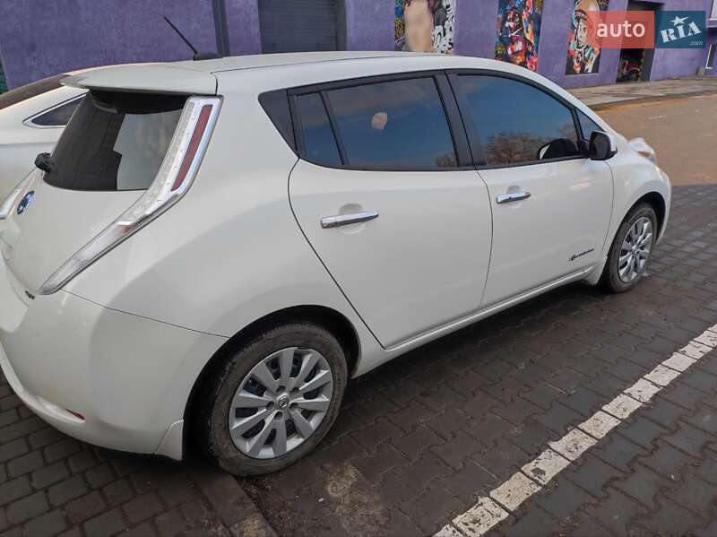 Хэтчбек Nissan Leaf 2015 в Одессе