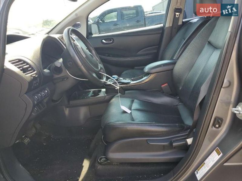 Хэтчбек Nissan Leaf 2014 в Львове