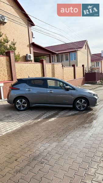 Хэтчбек Nissan Leaf 2019 в Хмельницком