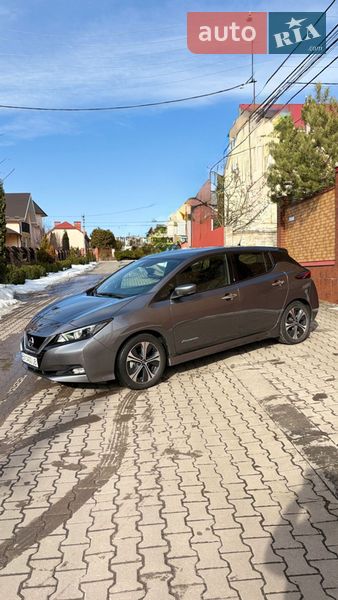 Хэтчбек Nissan Leaf 2019 в Хмельницком