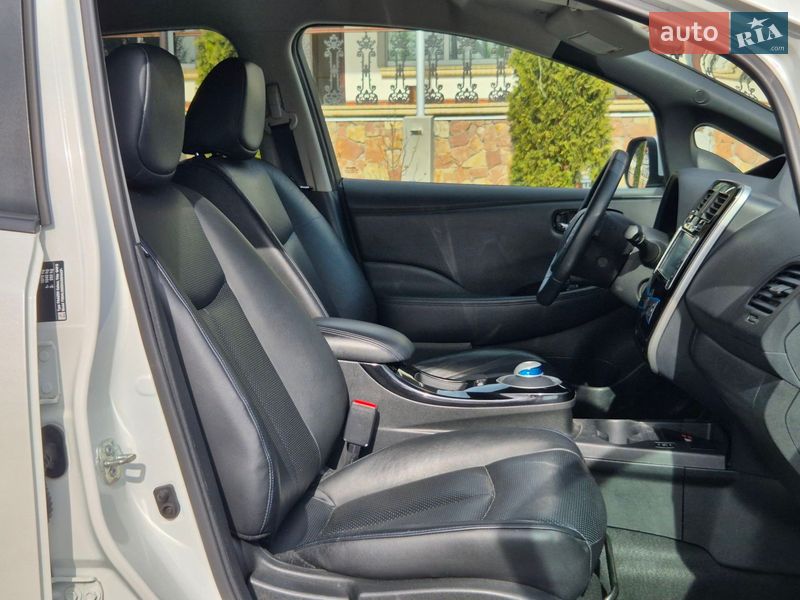 Хэтчбек Nissan Leaf 2016 в Золочеве