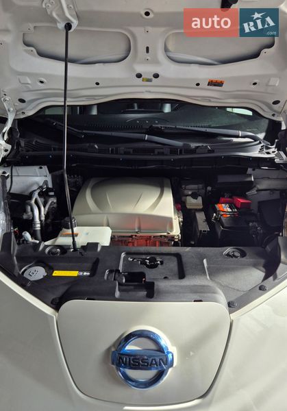 Хэтчбек Nissan Leaf 2016 в Золочеве