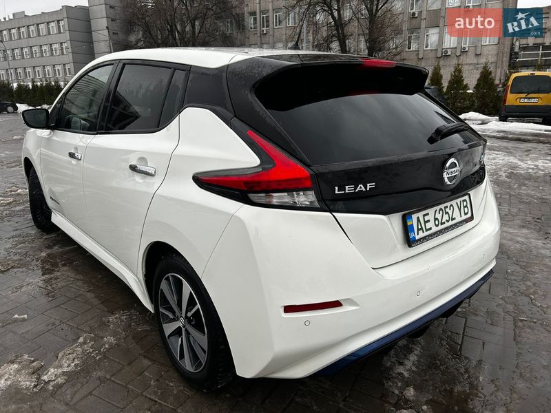 Хэтчбек Nissan Leaf 2018 в Днепре