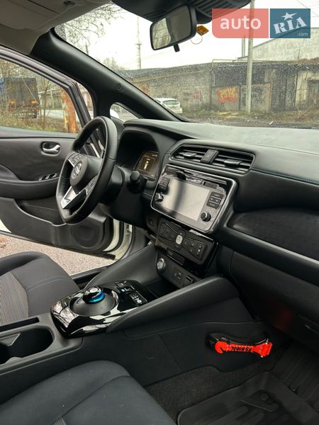 Хэтчбек Nissan Leaf 2018 в Днепре