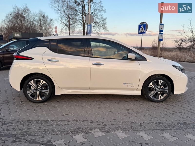 Хэтчбек Nissan Leaf 2018 в Владимире