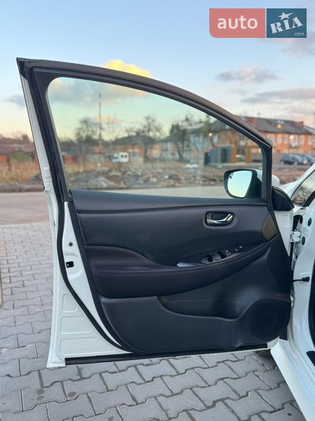 Хэтчбек Nissan Leaf 2018 в Владимире