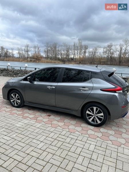 Хэтчбек Nissan Leaf 2020 в Днепре