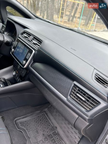 Хэтчбек Nissan Leaf 2020 в Днепре