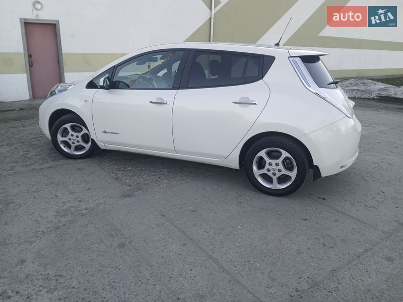 Хетчбек Nissan Leaf 2017 в Стрию
